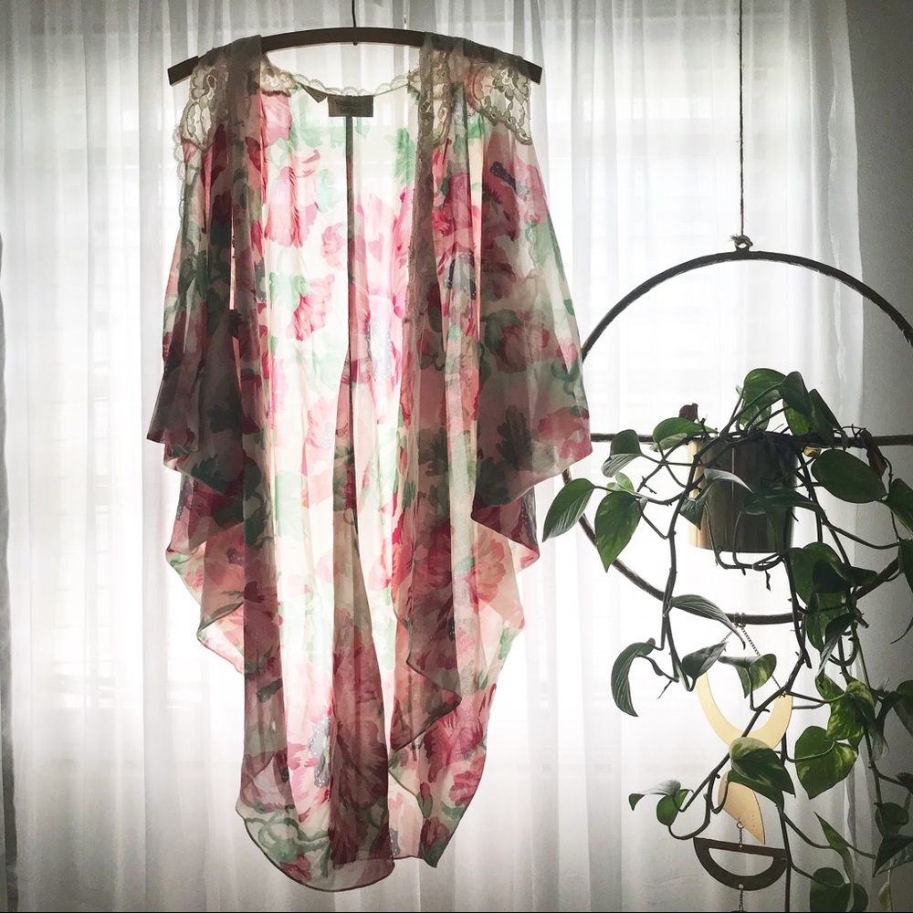 SOLD Vintage Victoria’s Secret robe